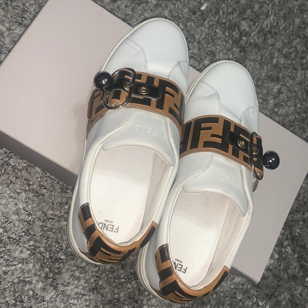 FENDI SNEAKER